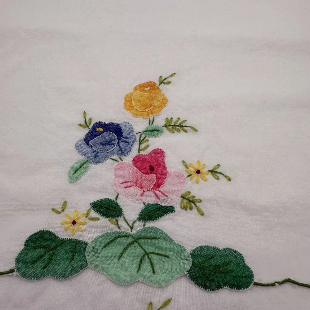 Set of 2 Vintage Cotton Tea Towels White Multicolor‎ Hand Embroidered Florals
